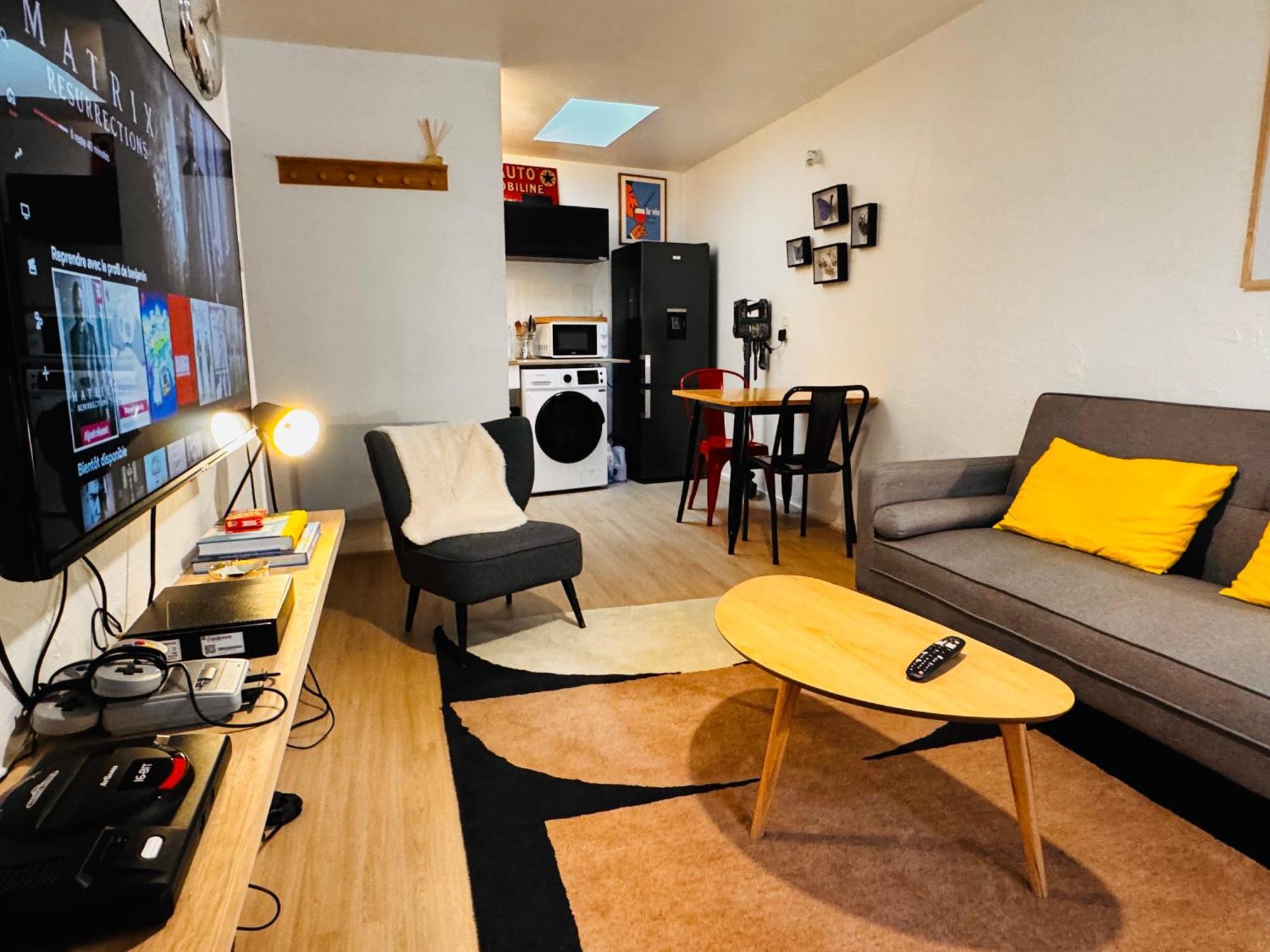 Апартаменти Le Petit Re, Hypercentre, Garage Prive, Terrasse Ніор Екстер'єр фото